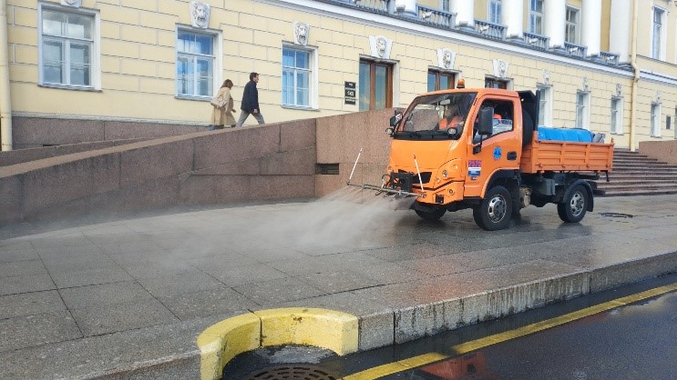 Многофункциональная коммунальная машина Мультимобиль СК-12