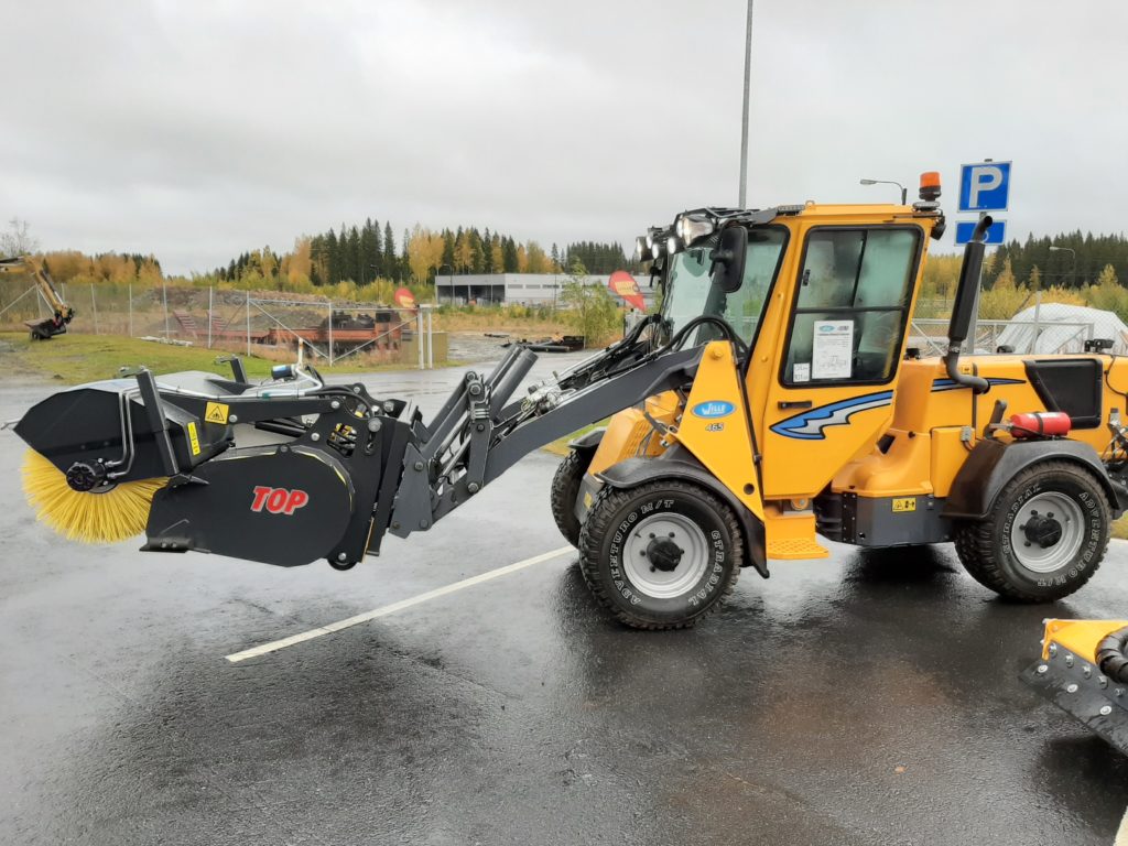 Щётка бункерная для мини-погрузчика Bobcat