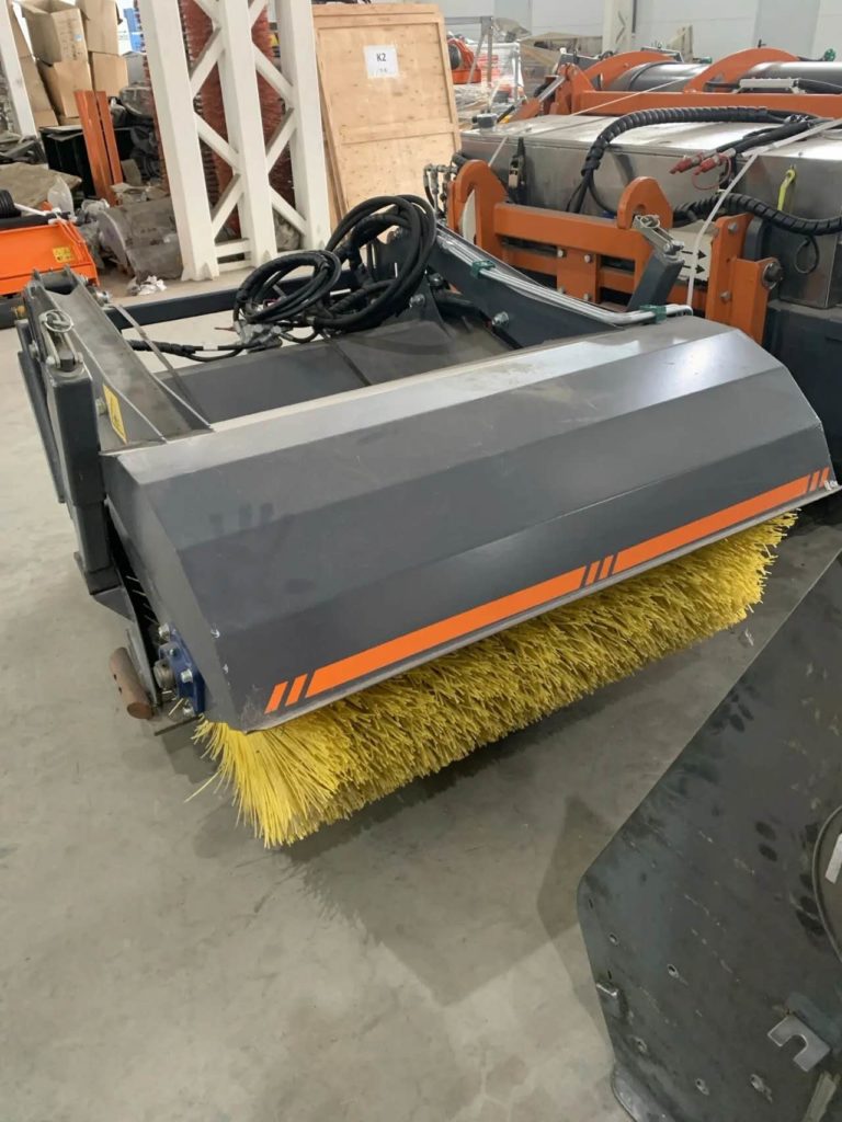 Щётка бункерная для мини-погрузчика Bobcat