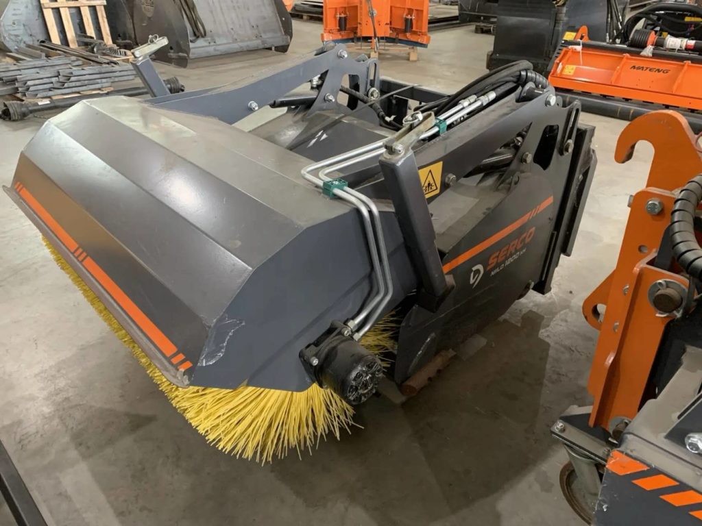 Щётка бункерная для мини-погрузчика Bobcat